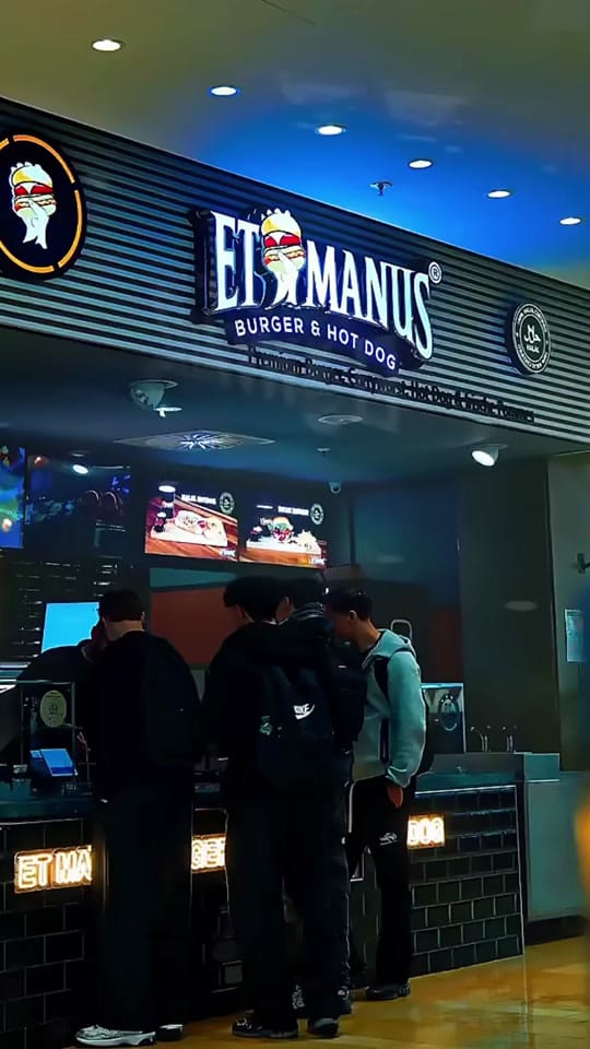 Post 1 by Et Manus on TikTok (video)