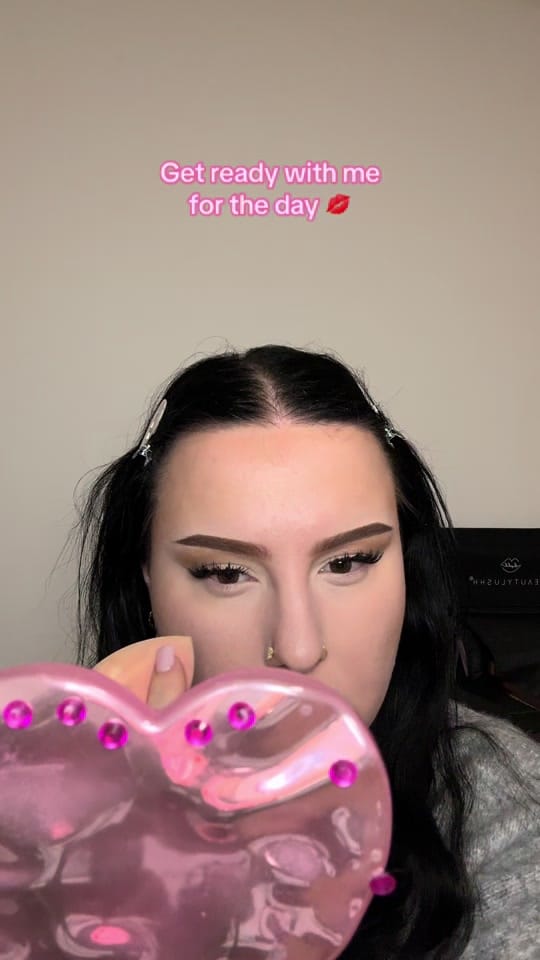 Post 9 by amelie | master make-up artist on TikTok (video)