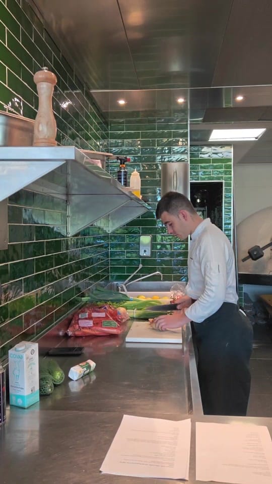 Post 1 by Cristian Solana chef on TikTok (video)