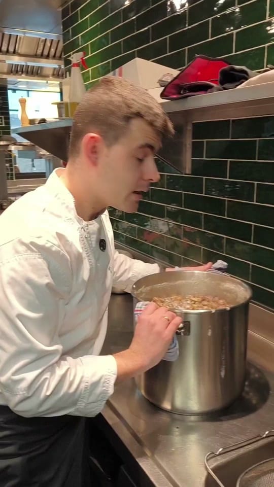 Post 8 by Cristian Solana chef on TikTok (video)