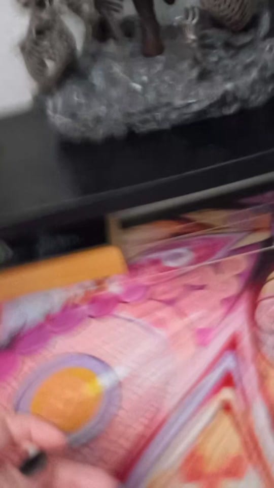 Post 2 by Safiras Art on TikTok (video)