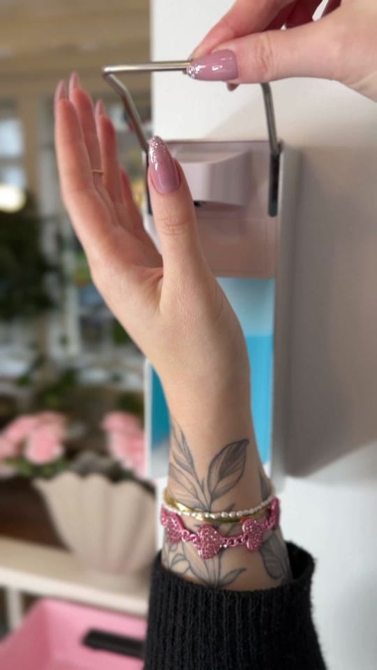 Post 1 by Bunami | Alina on TikTok (video)