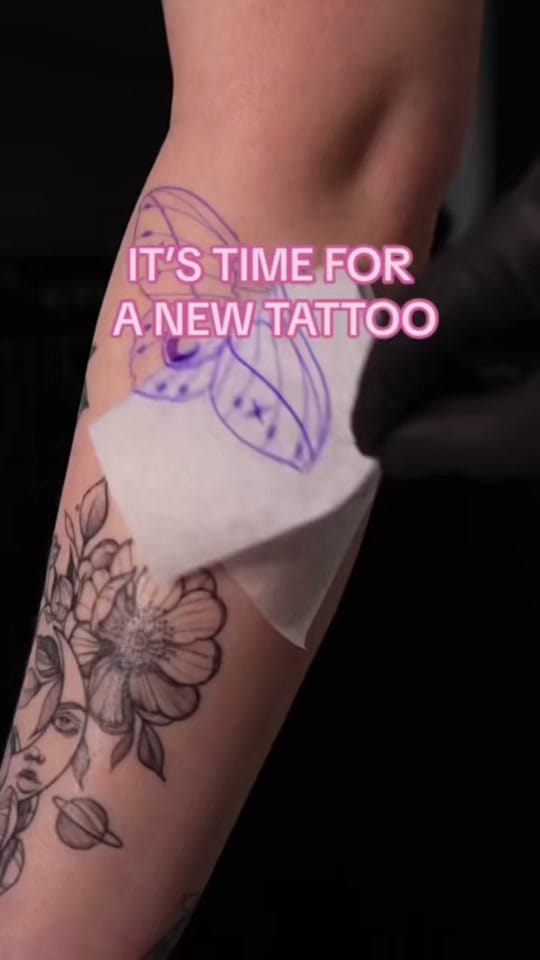 Post 8 by María Fernández tattoo artist on TikTok (video)
