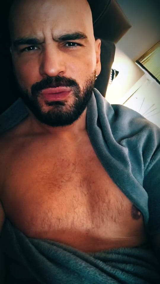 Post 6 by Adrianno on TikTok (video)