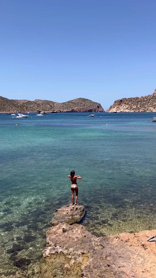Post 8 by Travelleating on TikTok (video)
