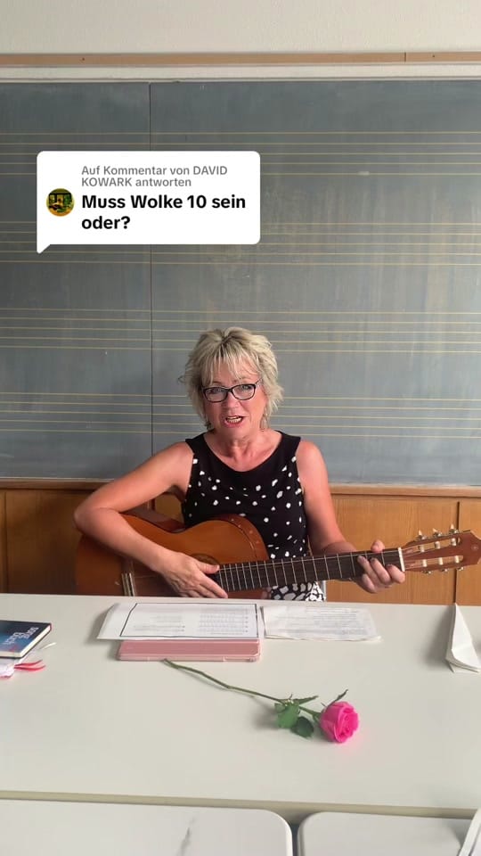 Post 3 by die Lehrerin 🎵 on TikTok (video)