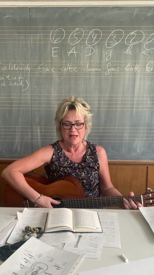 Post 10 by die Lehrerin 🎵 on TikTok (video)