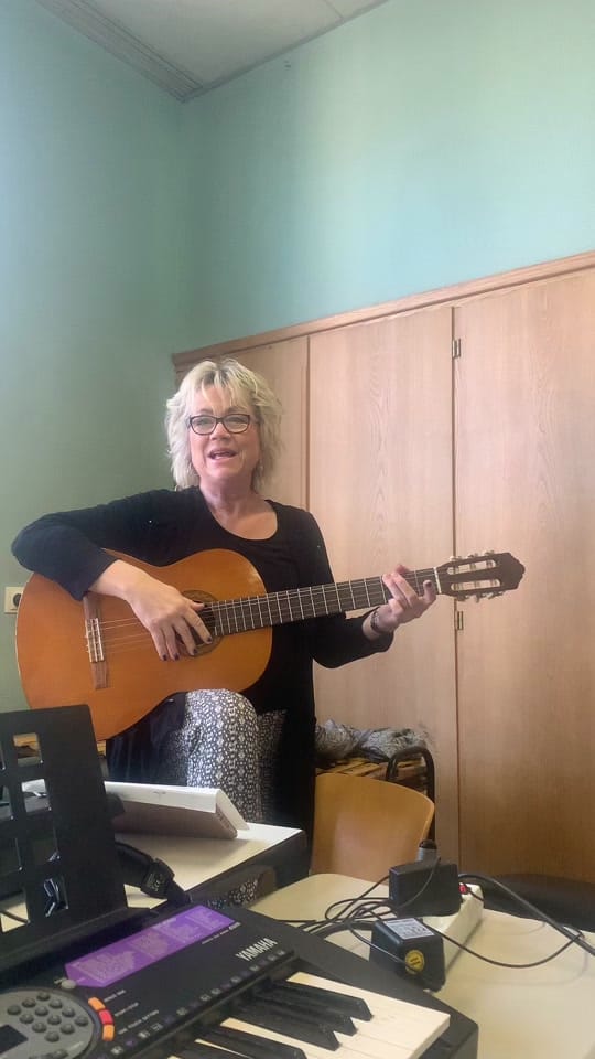 Post 1 by die Lehrerin 🎵 on TikTok (video)