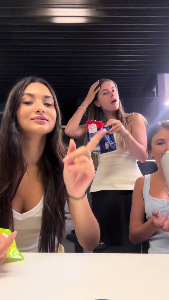 Post 1 by clau on TikTok (video)