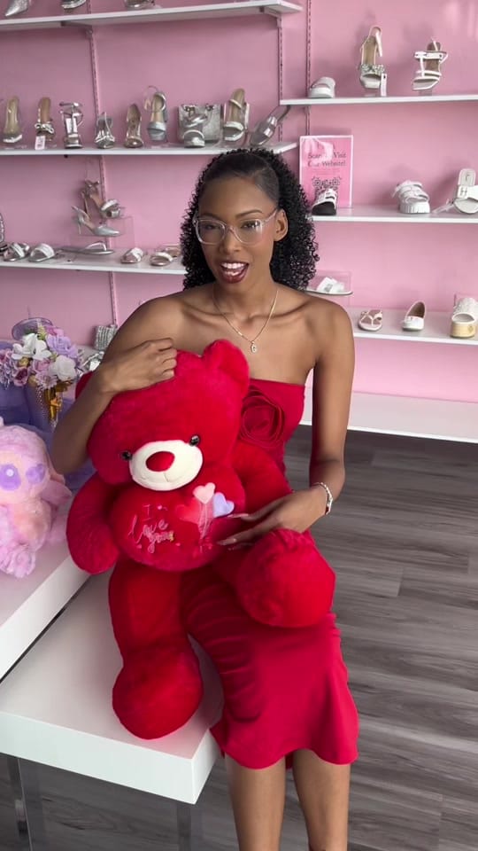 Post 9 by The Pink Box on TikTok (video)