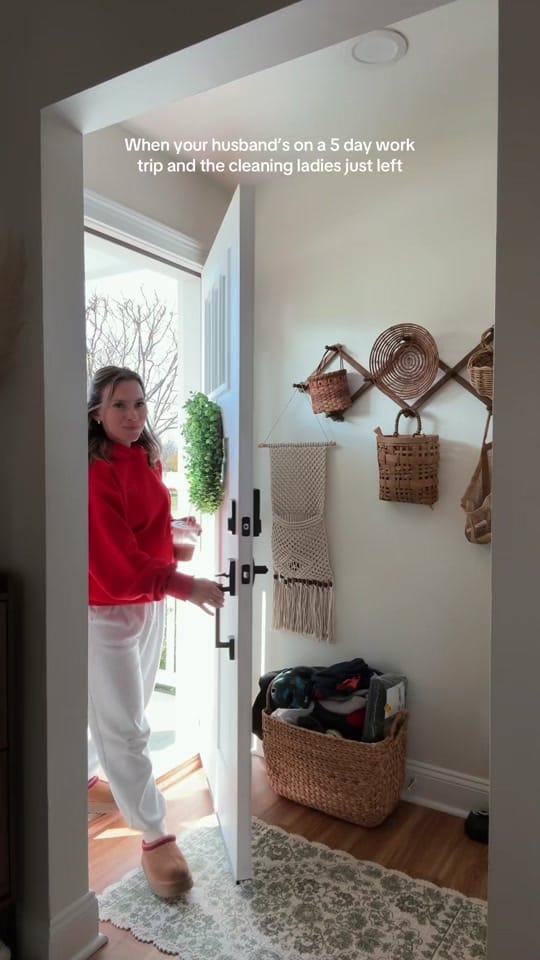 Post 1 by Sarah John - nursewhogolfs on TikTok (video)