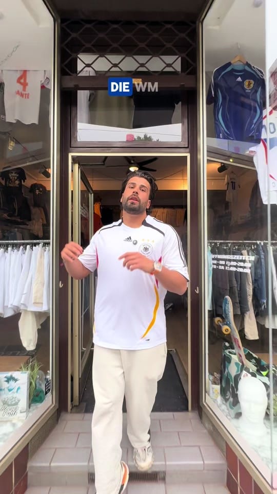 Post 2 by Vice Vintage Selection on TikTok (video)