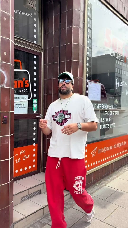 Post 10 by Vice Vintage Selection on TikTok (video)