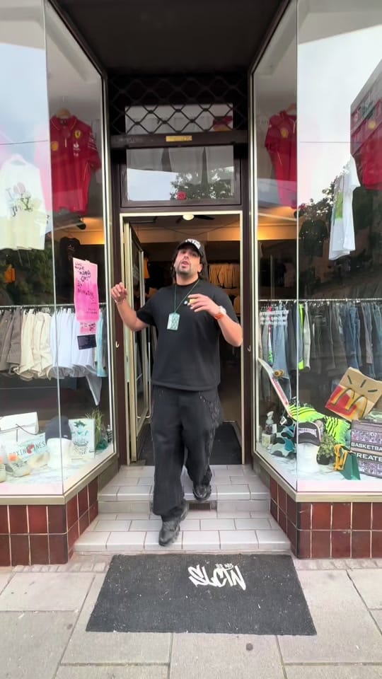 Post 6 by Vice Vintage Selection on TikTok (video)