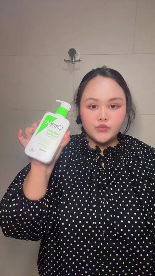 Post 1 by vinaaelvina_ on TikTok (video)