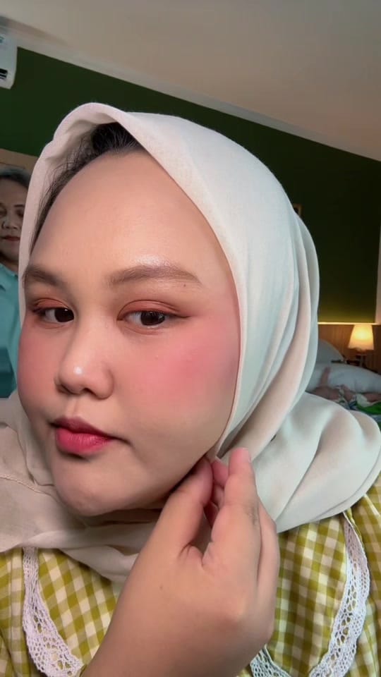 Post 7 by vinaaelvina_ on TikTok (video)