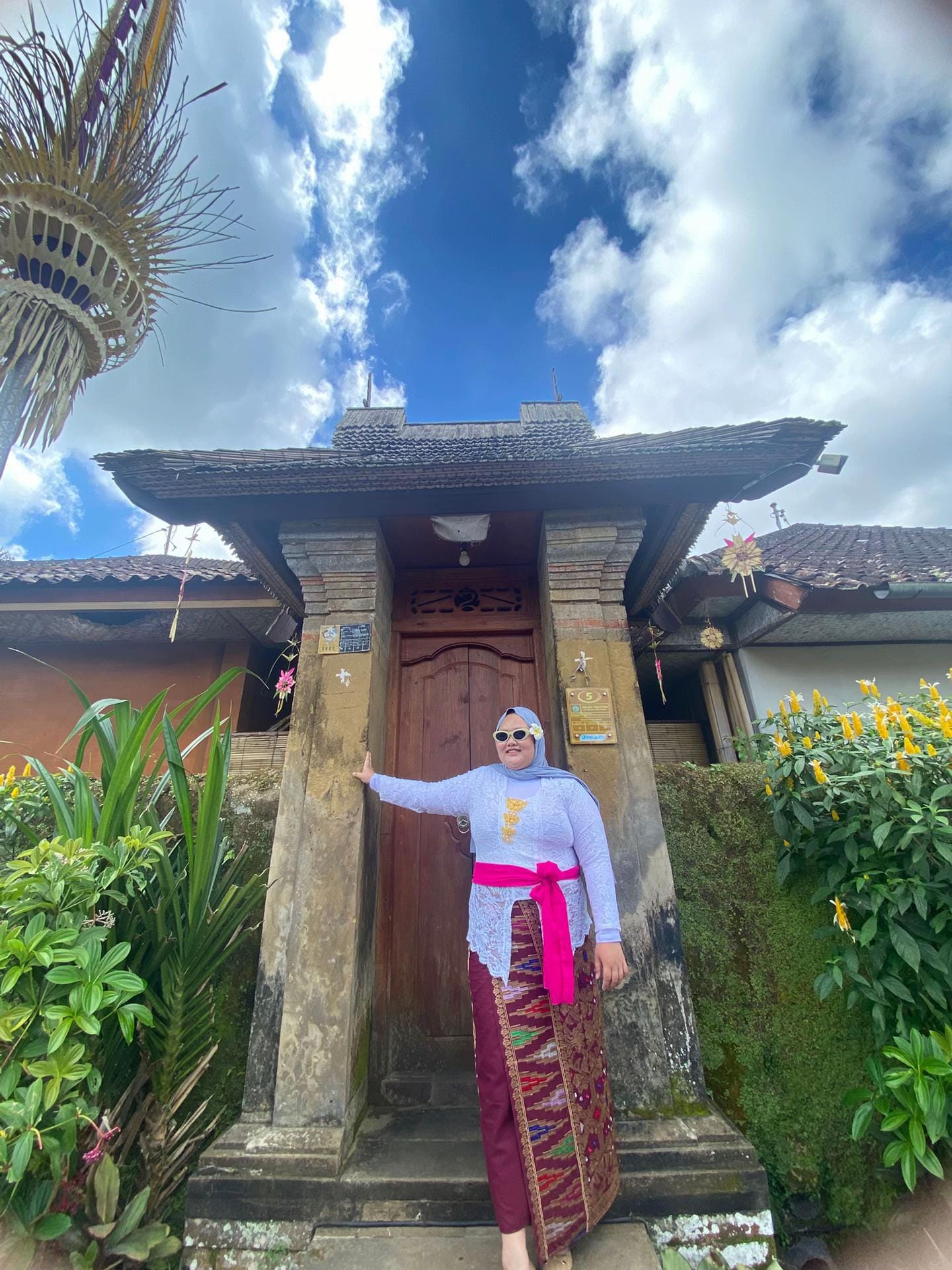 Post 10 by vinaaelvina_ on TikTok (video)