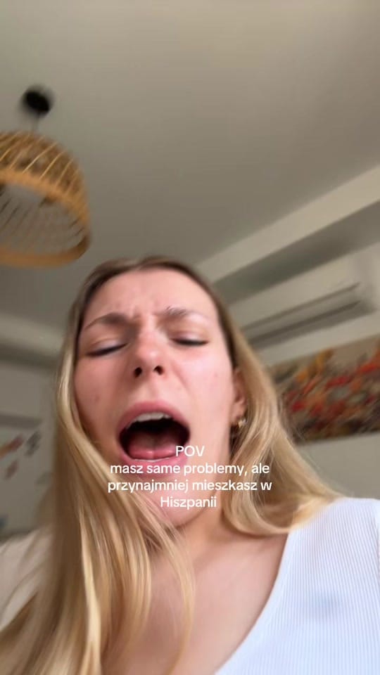 Post 6 by alexklosinska on TikTok (video)