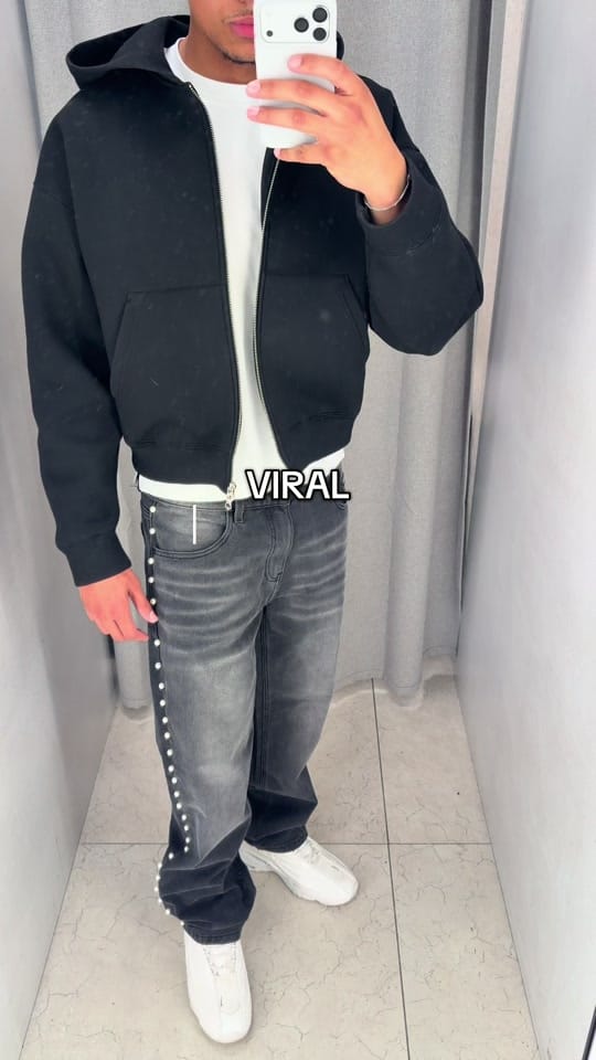 Post 1 by Dennis&Elijah on TikTok (video)
