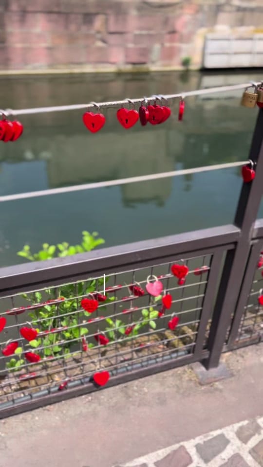 Post 4 by essentiallyjavonna on TikTok (video)