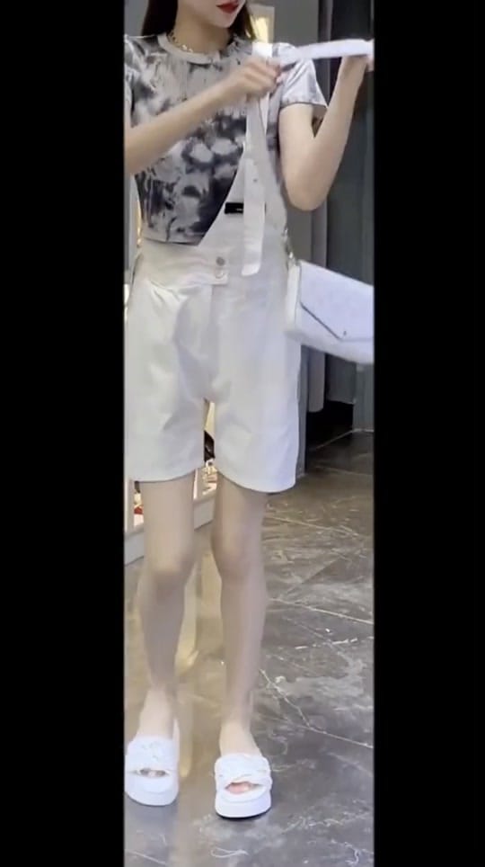 Post 1 by Page FB: Hương Lan Store on TikTok (video)
