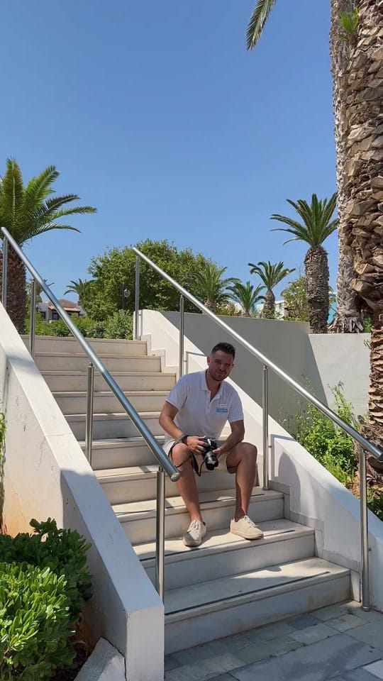 Post 5 by PhotoHotel Jobs & Careers on TikTok (video)