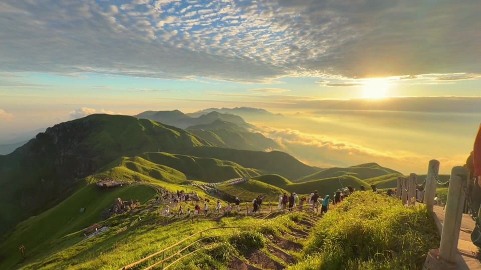 Post 2 by Nature Lovers on TikTok (video)