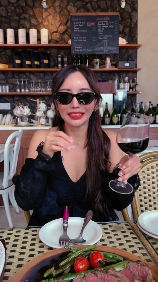 Post 4 by เอวา ปูซาน on TikTok (video)