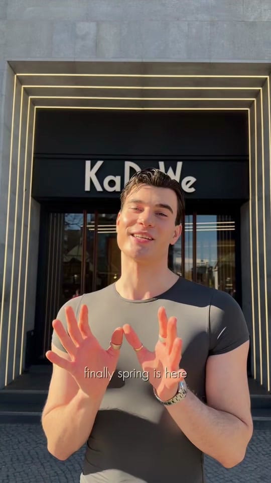 Post 1 by KaDeWe on TikTok (video)