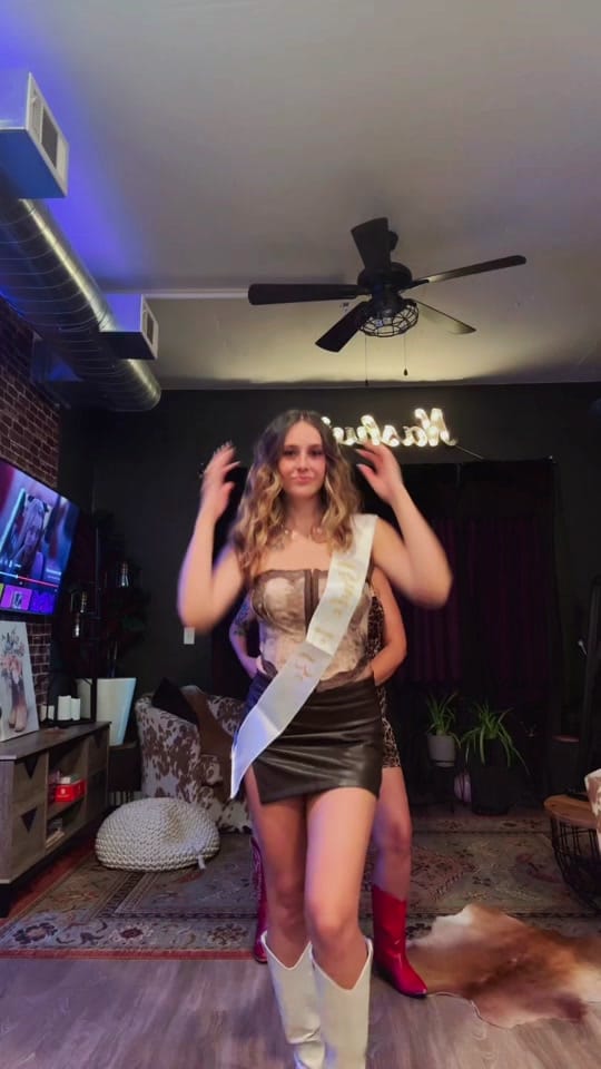 Post 6 by destinylands on TikTok (video)