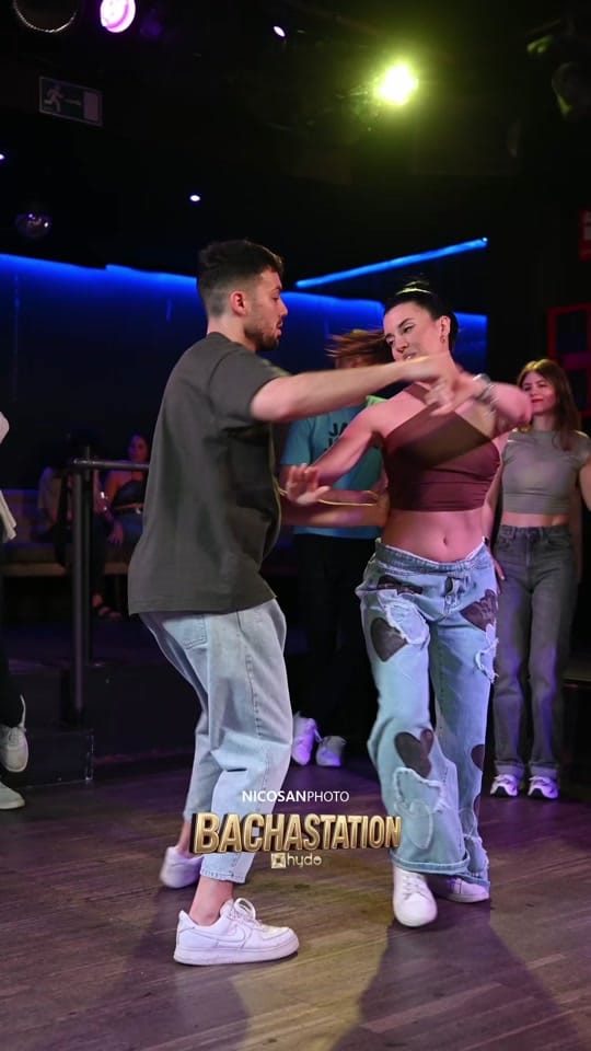 Post 2 by LorenayMarc_bachata on TikTok (video)