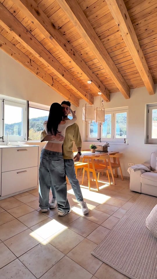 Post 8 by LorenayMarc_bachata on TikTok (video)