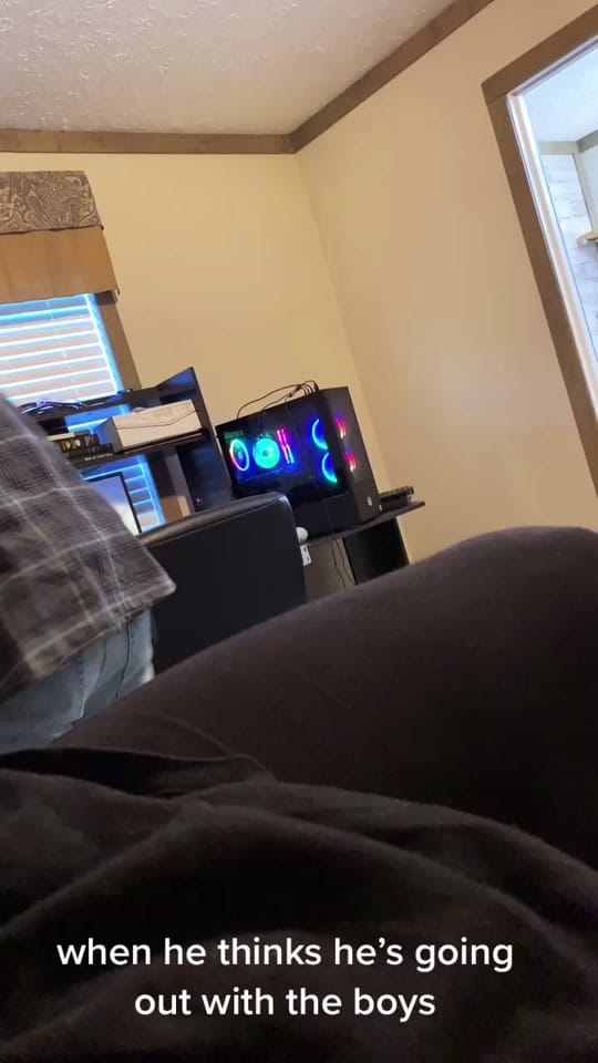 Post 4 by Mal  ♡ on TikTok (video)