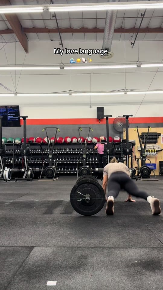 Post 5 by Nina Martinez on TikTok (video)