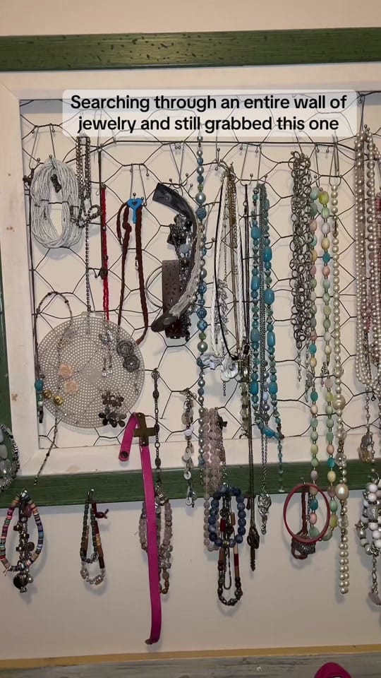 Post 2 by alongcameholly7 on TikTok (video)