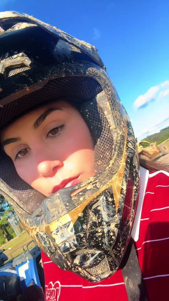 Post 1 by skinnedolives on TikTok (video)