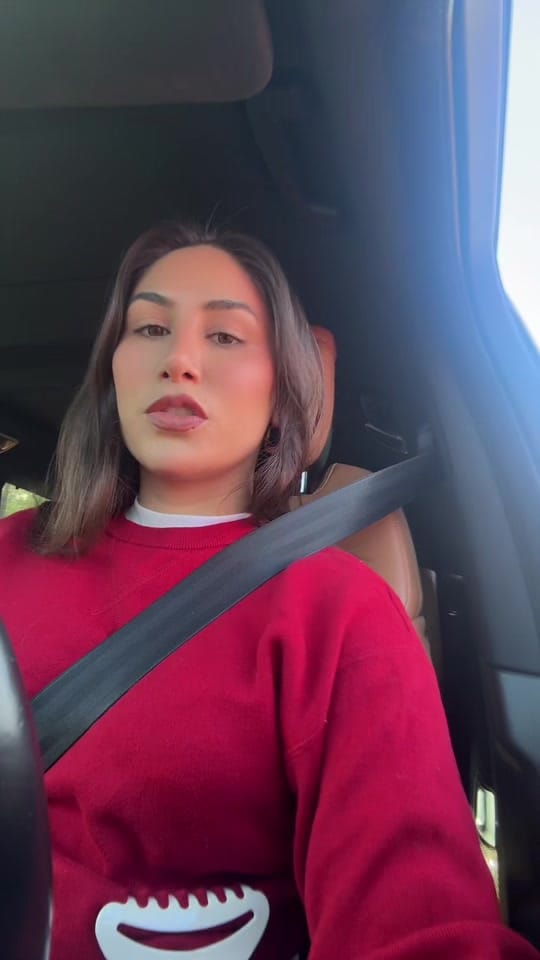 Post 3 by skinnedolives on TikTok (video)