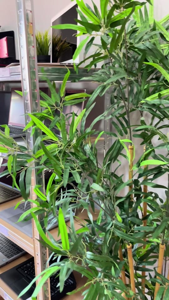 Post 1 by Laptoptienda on TikTok (video)