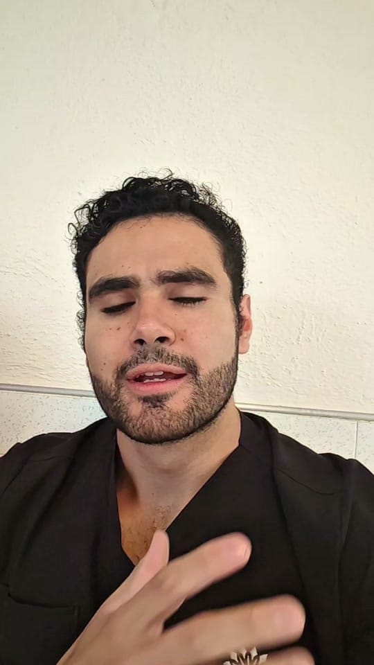 Post 7 by AleServin.Hero on TikTok (video)