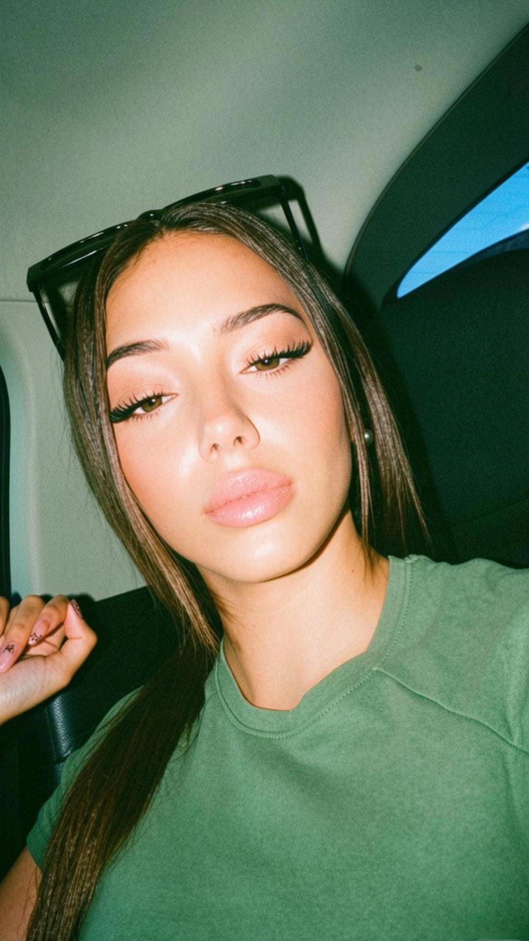 Post 1 by Laura🖤 on TikTok (video)