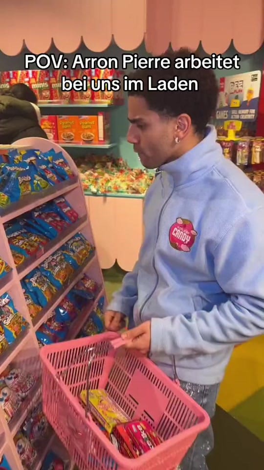 Post 3 by World of Candy 🍭 on TikTok (video)