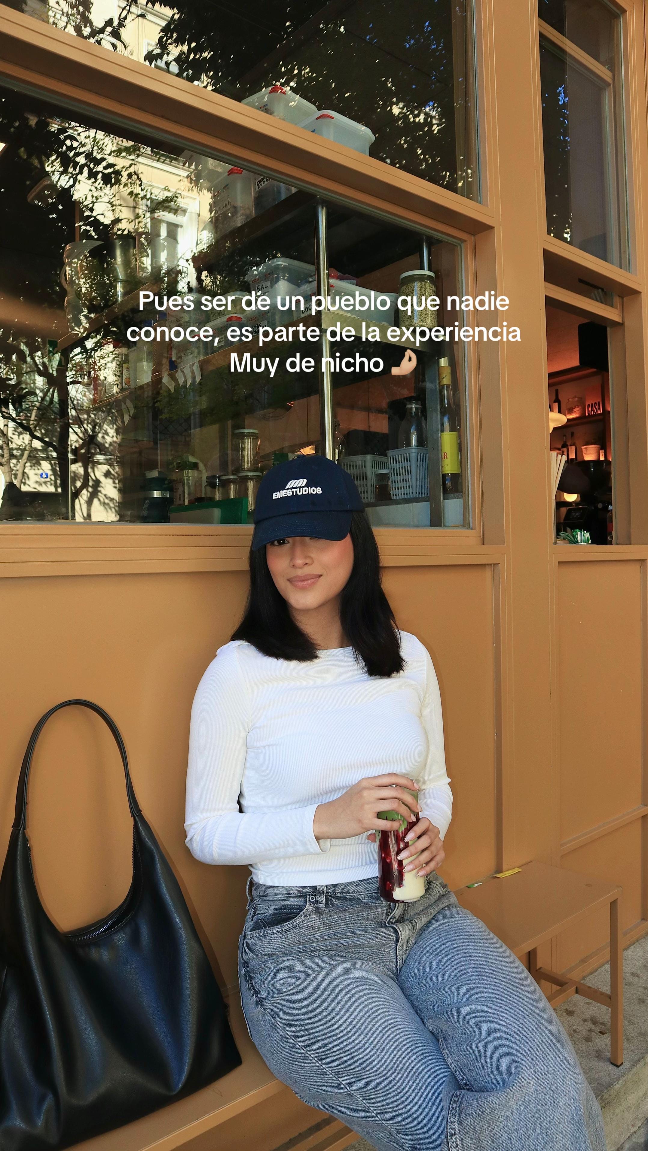 Post 8 by Carolina Romero on TikTok (video)