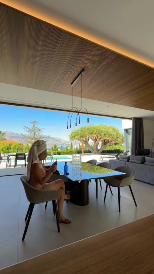 Post 2 by paolasirera.realestate on TikTok (video)