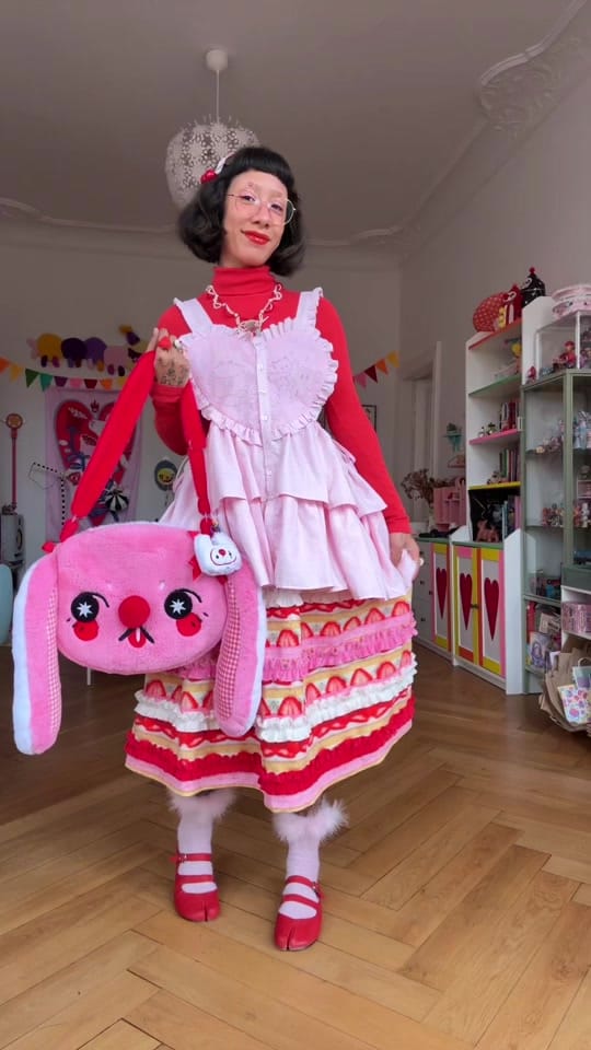 Post 2 by So Lazo 🌞 on TikTok (video)