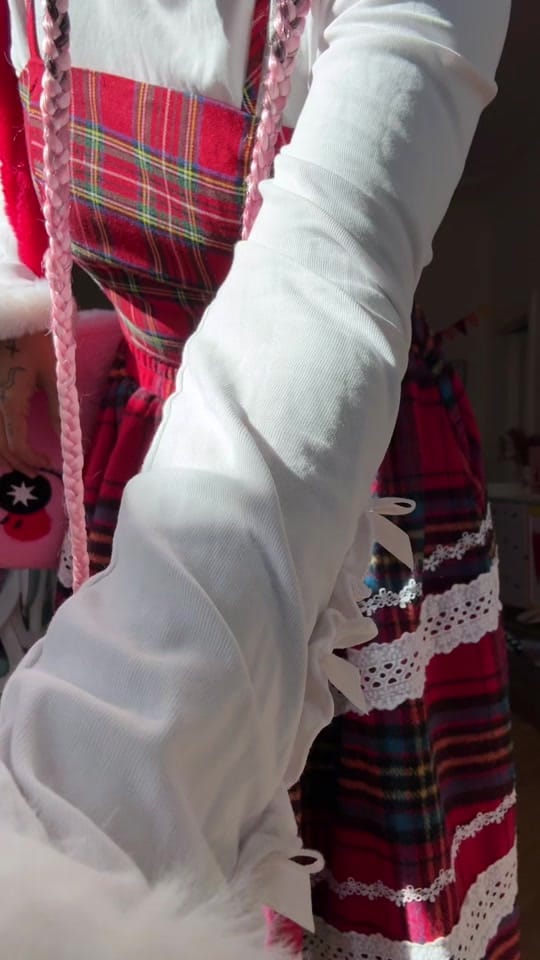Post 4 by So Lazo 🌞 on TikTok (video)