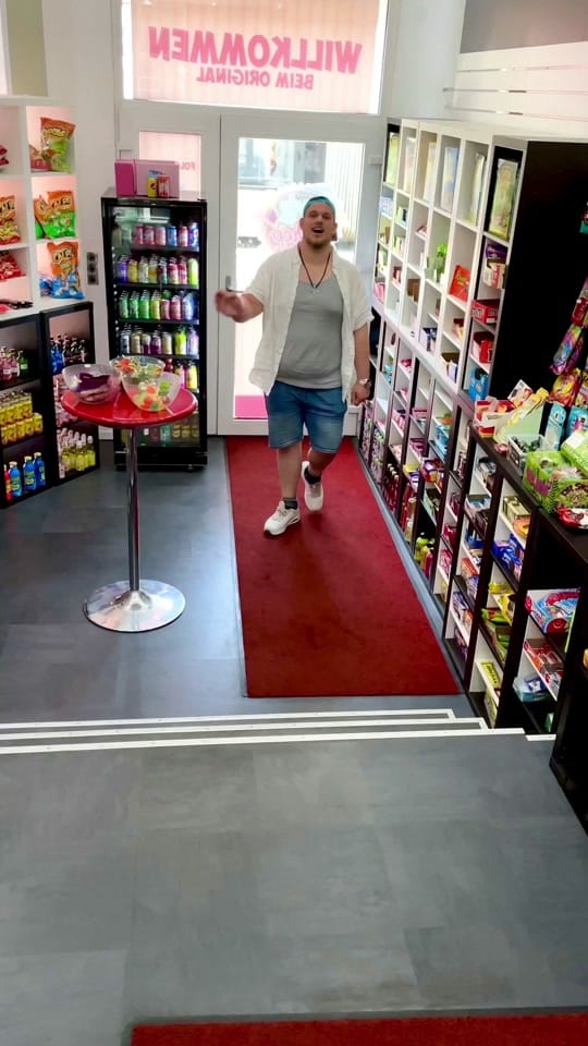 Post 8 by Candyshop Bremen on TikTok (video)