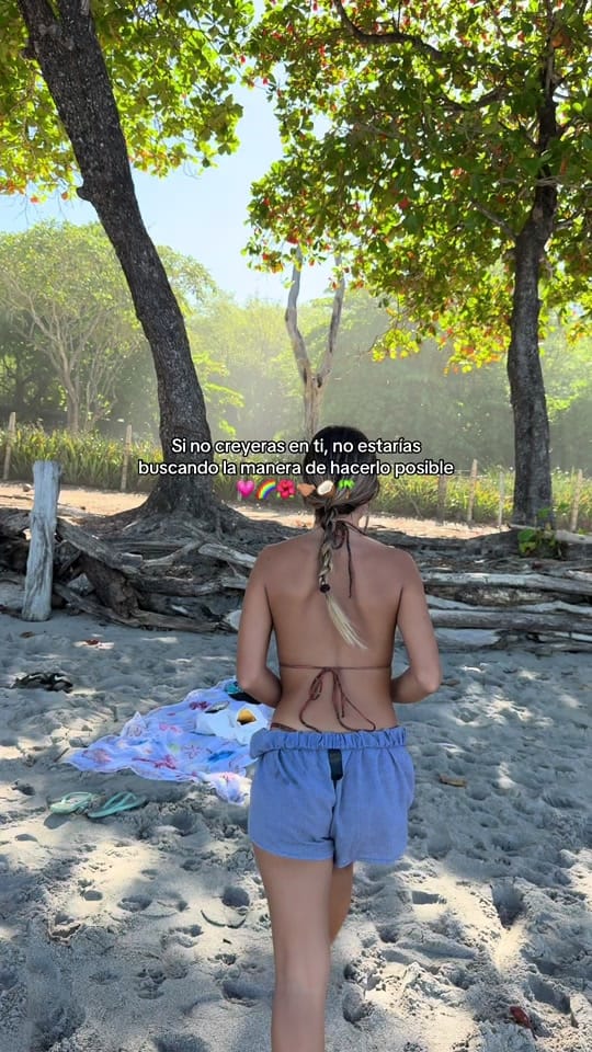 Post 2 by Anahí Mancebo on TikTok (video)