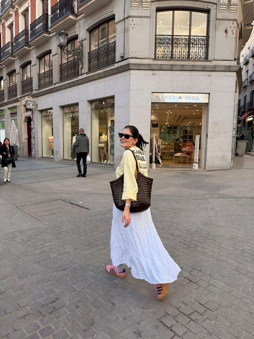 Post 6 by Julia on TikTok (video)