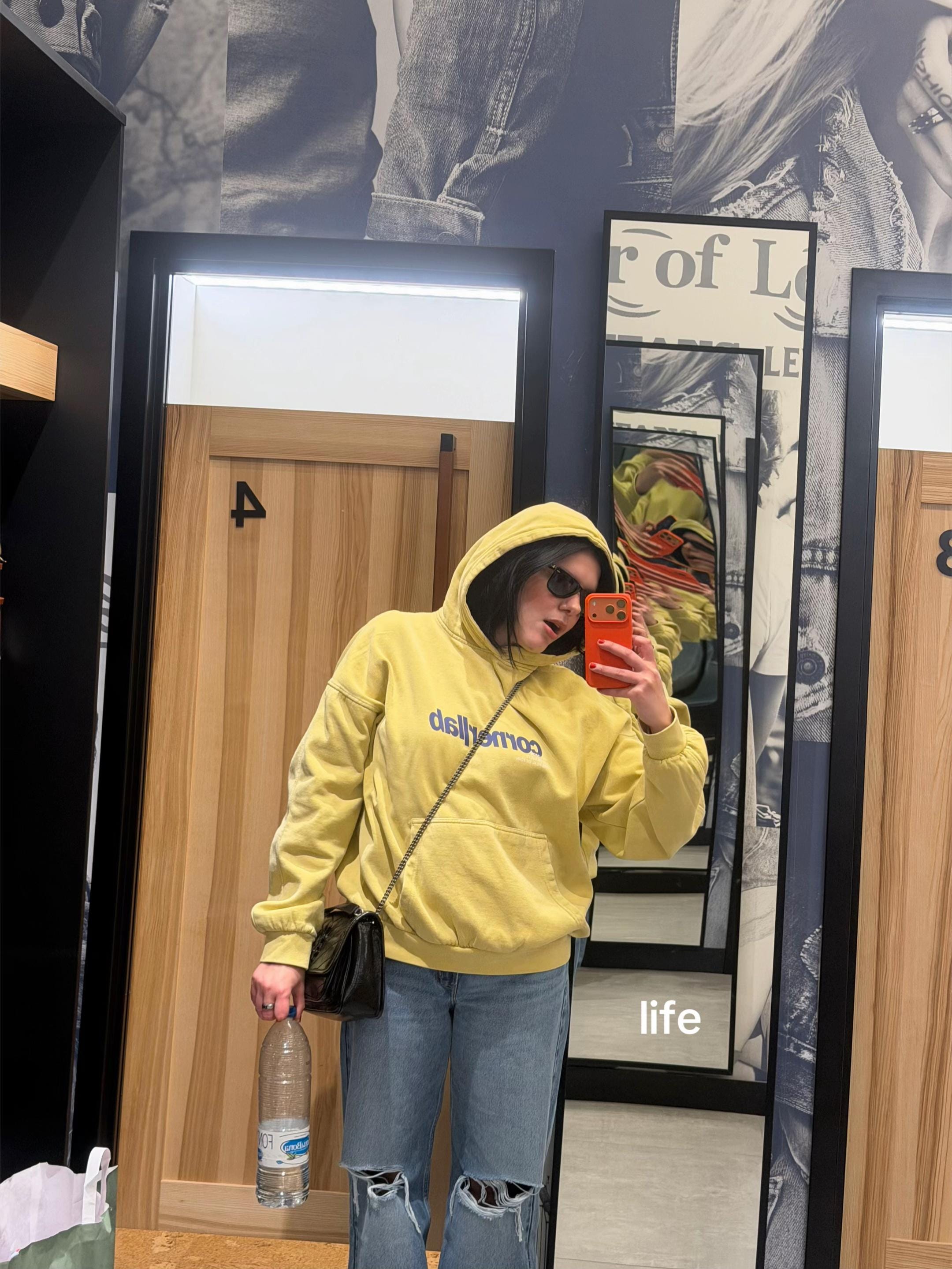 Post 8 by Julia on TikTok (video)