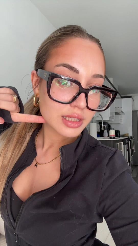 Post 1 by ARIANE SIMARD on TikTok (video)